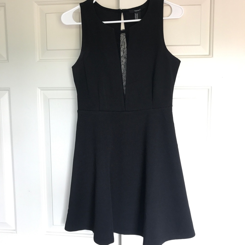 Black Lace Keyhole Summer Dress